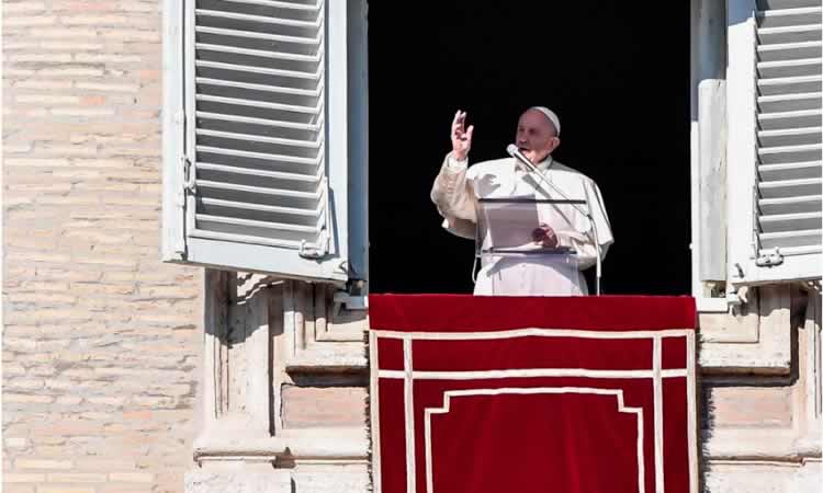 Ángelus: La gracia de Dios es siempre más potente que el mal