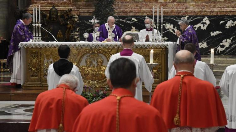 "Cercanía y vigilancia", las dos actitudes que recomendó el Papa