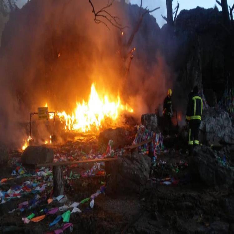 El incendio en la Gruta de los Pañuelos no dañó la imagen de la Virgen