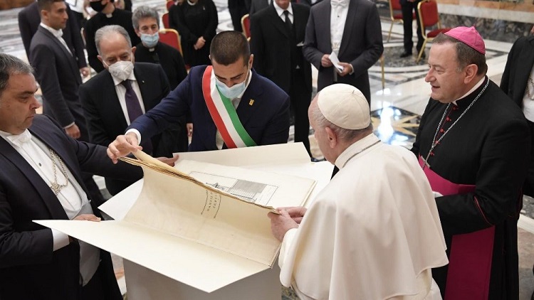 El Papa recuerda al Dante como un profeta de la esperanza