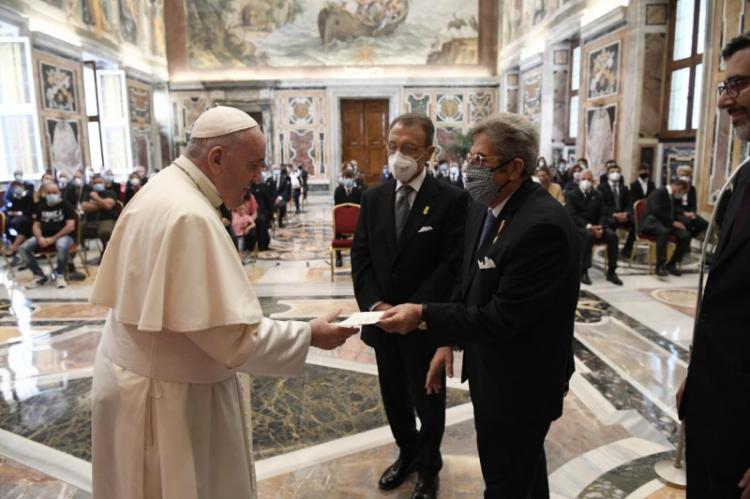 Francisco: Corazón abierto y manos creativas para curar las heridas de la sociedad