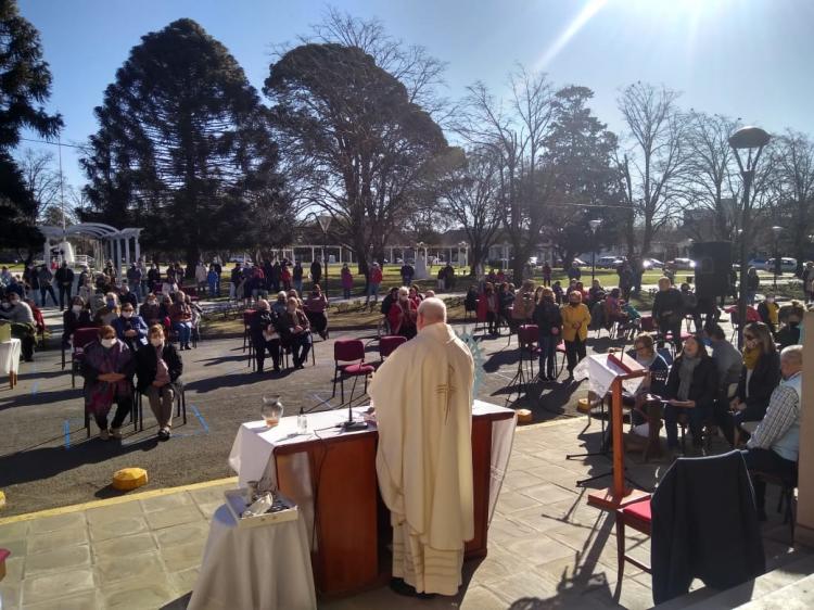 Las comunidades de Nueve de Julio celebraron a San Bernardo de Claraval