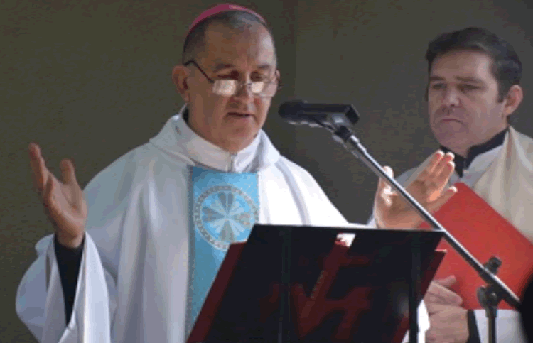 Misa de despedida de monseñor Baisi desde la catedral platense