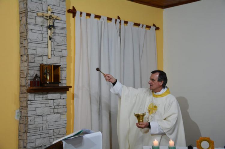 Mons. Canecín bendijo el oratorio de una escuela parroquial