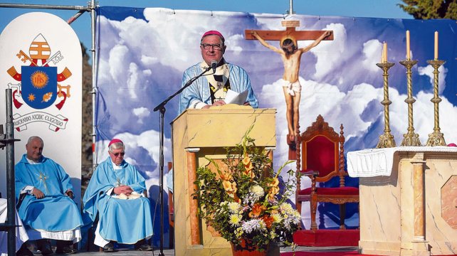 Mons. Martín: Sería cínico y perverso sacar la ley de aborto para Navidad