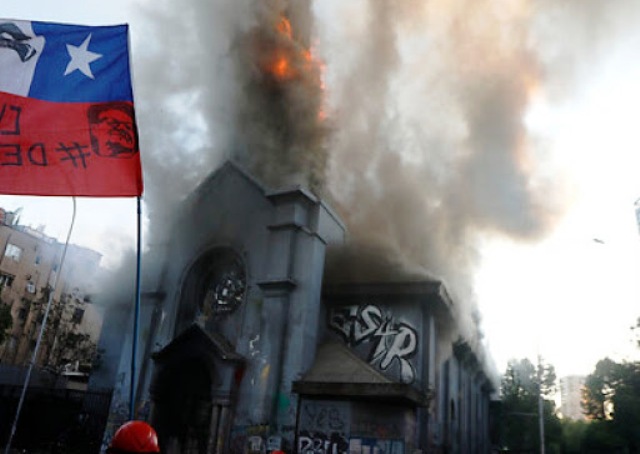 Mons. Olivera trasmite su dolor por el ataque a la iglesia de los carabineros de Chile