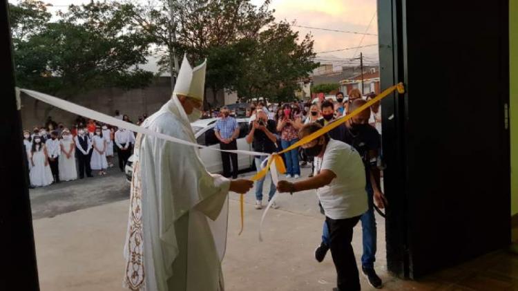 Mons. Urbanc inauguró el templo dedicado a Santa Maravillas de Jesús