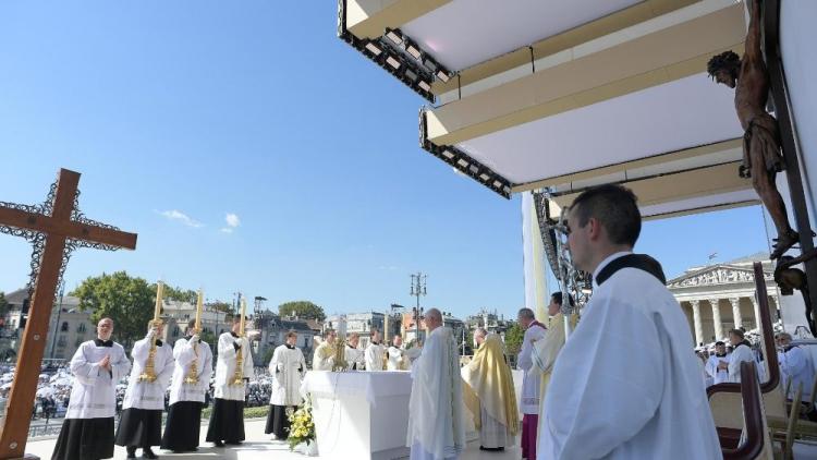 Ángelus en Hungría: "El sentimiento religioso es la savia de esta nación"