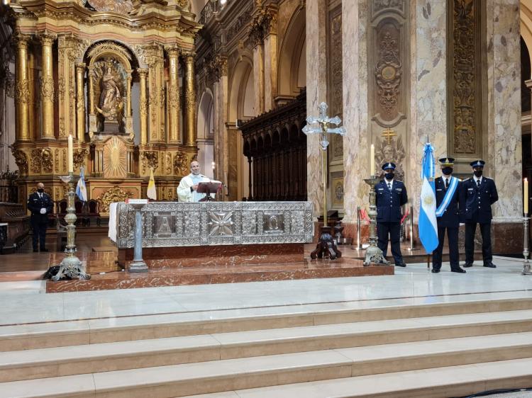 "Ayuda, luz y bendición", pidió la Iglesia porteña en la Misa por la Patria