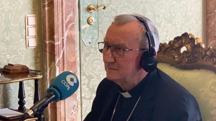 Card. Parolin: El Papa cuida mucho la relación y cercanía con la gente