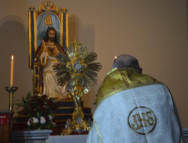 Con una jornada de Adoración Eucarística, Catamarca pidió por el fin de la pandemia