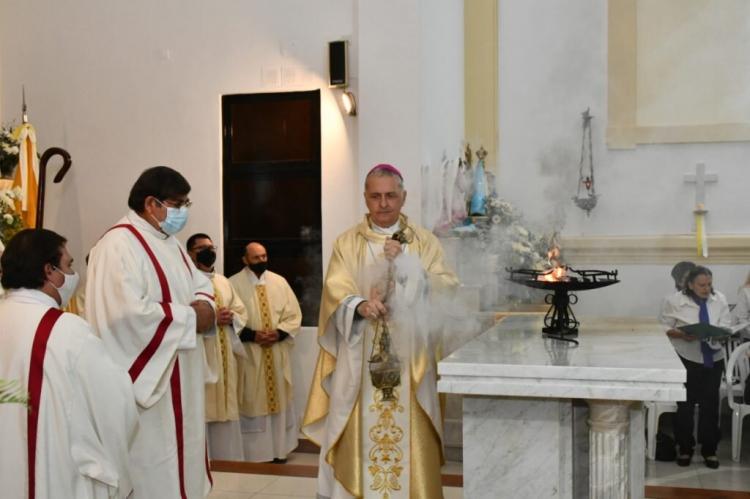 Consagración del altar de la parroquia San José en Nueve de Julio