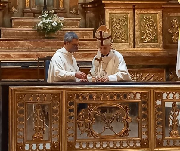 El Card. Poli bendijo el nuevo altar de la parroquia Inmaculada Concepción