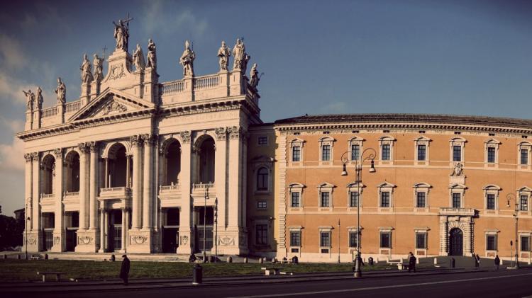 El Papa escribe al cardenal de Donatis proponiendo mejoras en el Palacio de Letrán