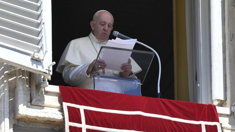 El Papa pide dedicar un Ave María del Rosario por la paz en Myanmar