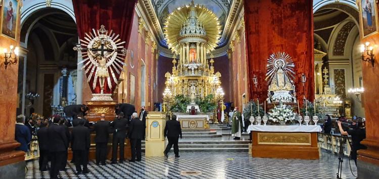 Entronización de las sagradas imágenes inician el camino hacia la Fiesta del Milagro