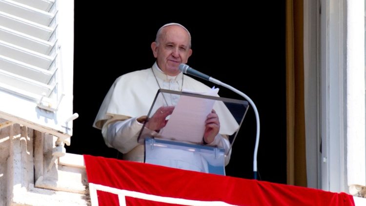 Francisco: Aprender de la fe humilde de la viuda y alejarse de la hipocresía