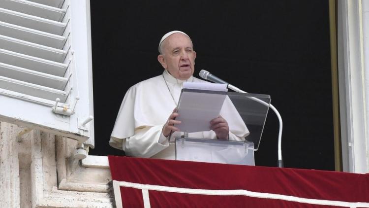 Francisco: La Eucaristía sana, porque nos une a Jesús