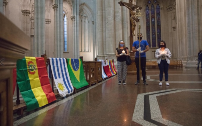 La Plata rezó el "Viacrucis de los Pueblos"