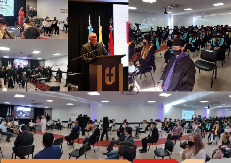 Acto de colación de graduados en la Universidad Católica de Misiones