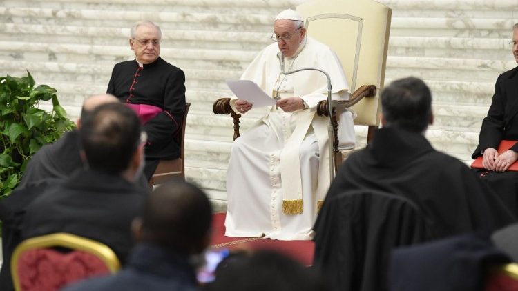 Los cinco consejos que el Papa les dio a los confesores