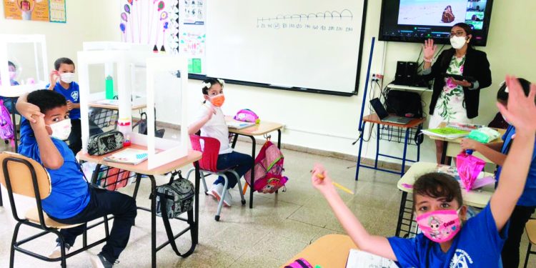 Los obispos argentinos saludaron a los educadores por su día