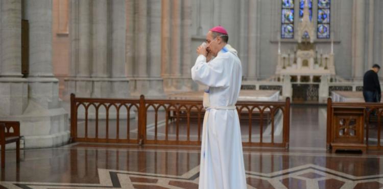 Mons. Fernández da nuevas disposiciones sobre las celebraciones en La Plata