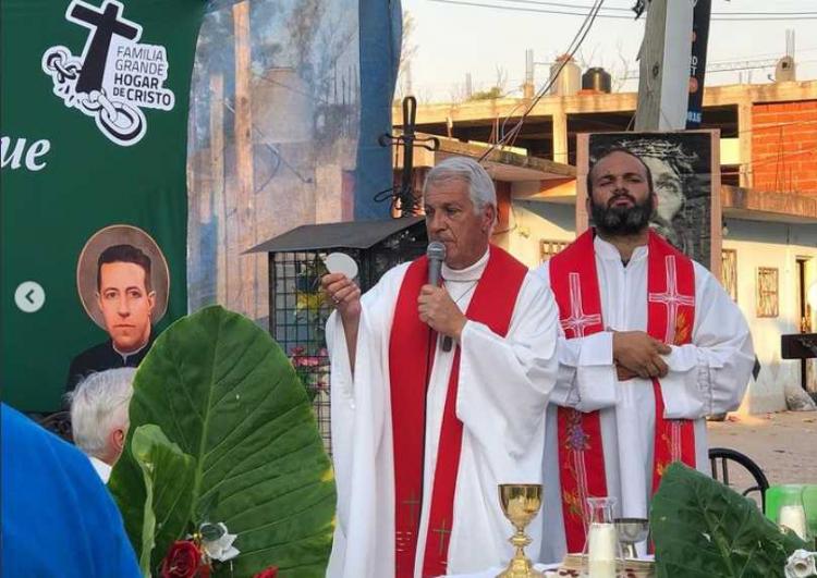 Mons. García alentó a seguir unidos en el reclamo digno por tierra, techo y trabajo