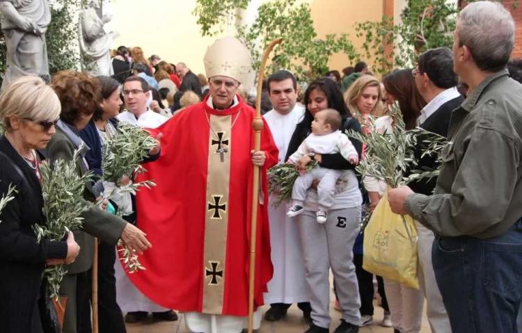 Mons. Lozano: "Caminemos con Jesús para ser colmados de su bendición"