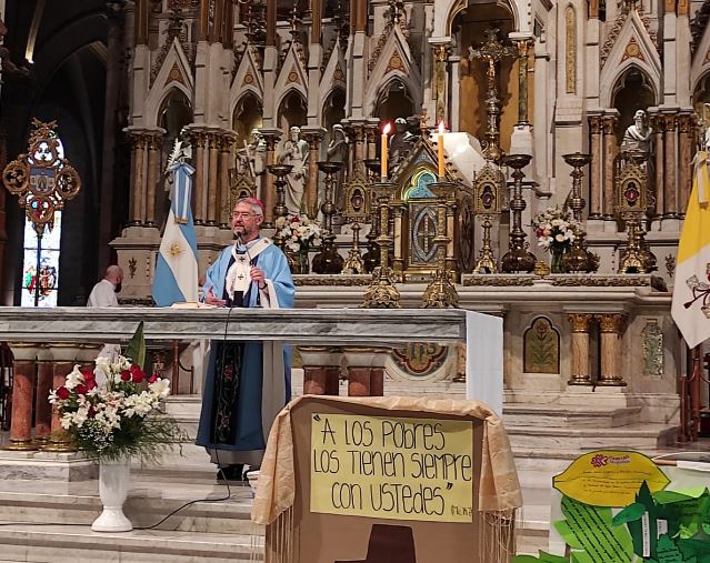 Mons. Scheinig llamó a "ver, pensar, sentir y obrar como lo hace Jesús"