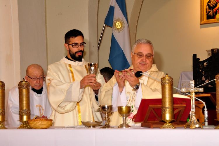 Mons. Slaby ordenó un diácono camino al sacerdocio