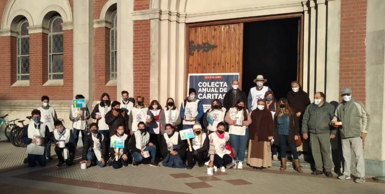 Mons. Torrado Mosconi "conmovido" por la solidaridad de la comunidad con Cáritas