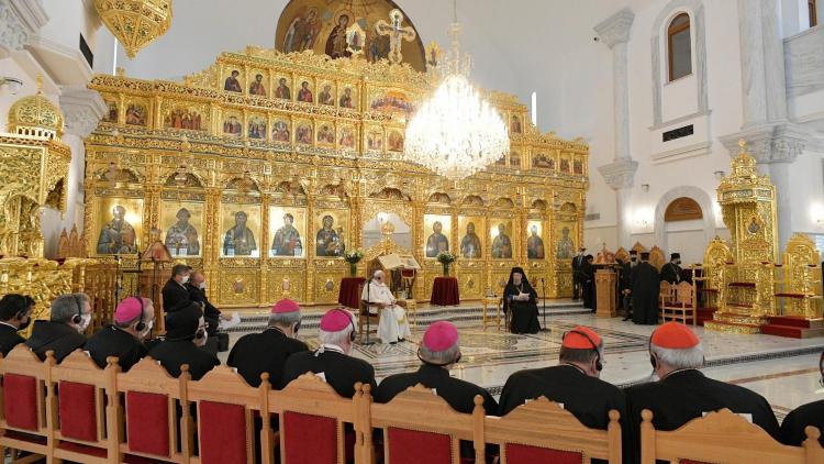 "No nos resignemos a las divisiones del pasado", pidió Francisco a los ortodoxos