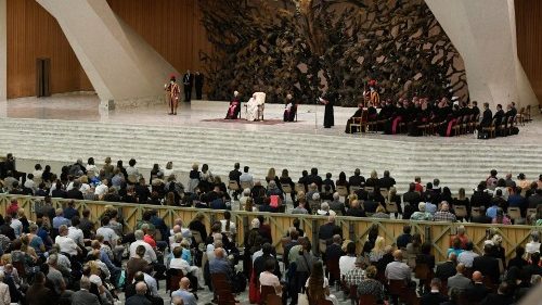 Papa: La verdad nos hace libres y nunca se la puede forzar en nombre de Jesús