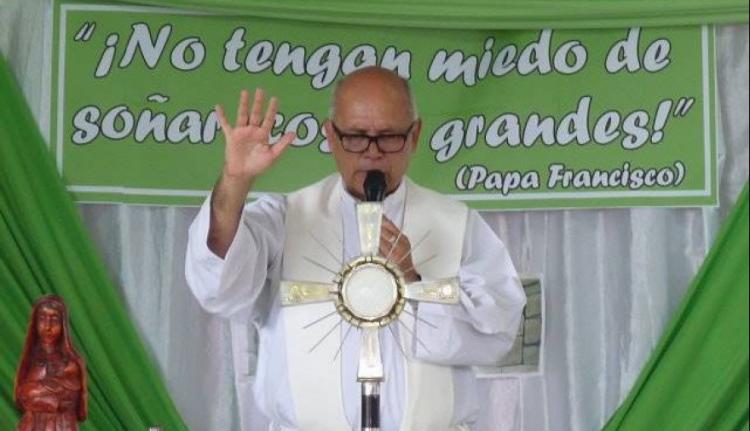 Reconquista se une para ayudar a un sacerdote en su tratamiento médico