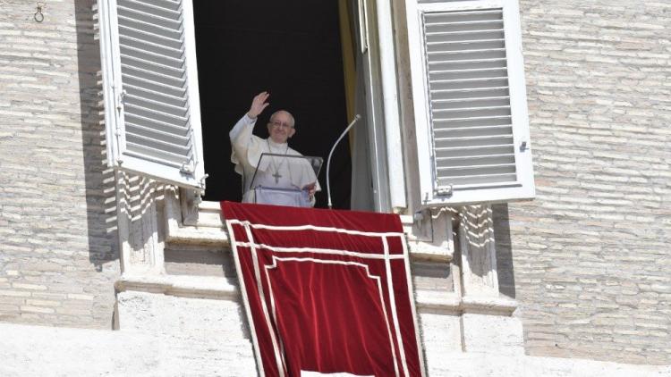 Regina coeli: Permanecer en Jesús, con Él podemos hacer todo