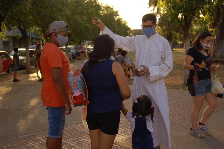 Seminaristas y jóvenes de Laferrere anunciaron a Jesús por las calles