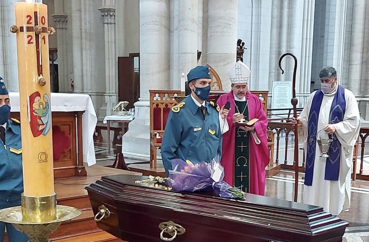 Último adiós de la comunidad platense a monseñor Cándido Montaña