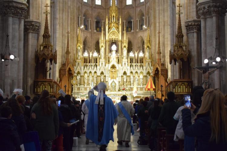 Alumnos de colegios de la diócesis de Quilmes peregrinaron a Luján