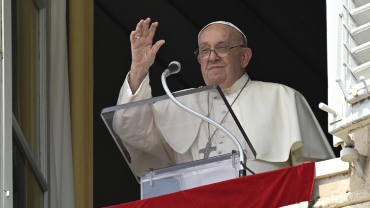 Francisco, en el Ángelus: 'Estamos hechos para la pureza que Dios nos da'