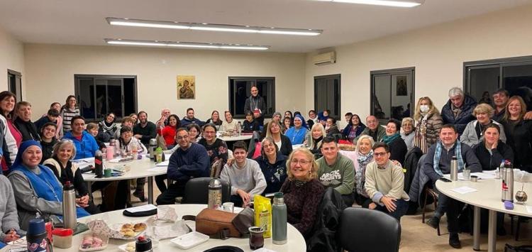 El arzobispo de La Plata visitó una de las asambleas parroquiales