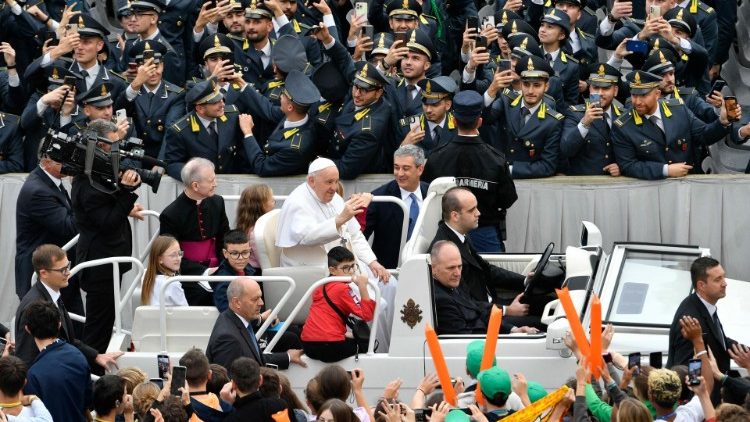 Audiencia general: es necesario predicar el evangelio con valentía y libertad