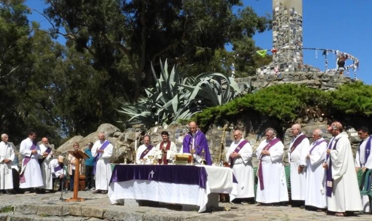 Azul: la comunidad diocesana peregrinó al Calvario de Tandil