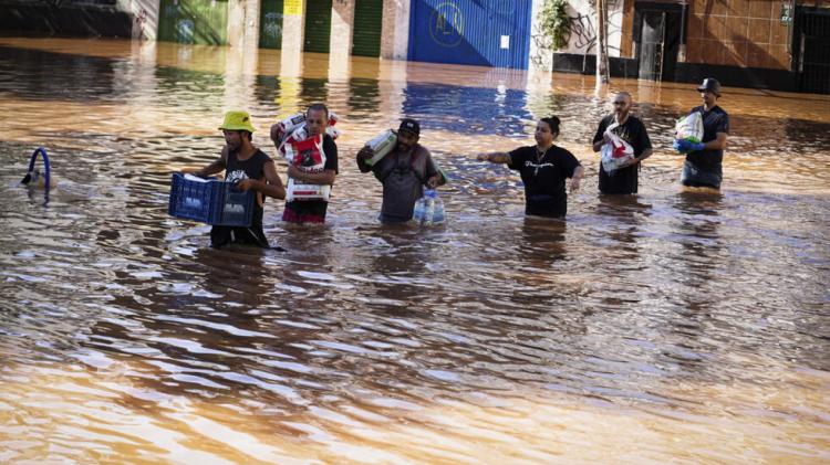 Brasil: El Papa envía 100 mil euros para ayudar a los afectados por las inundaciones