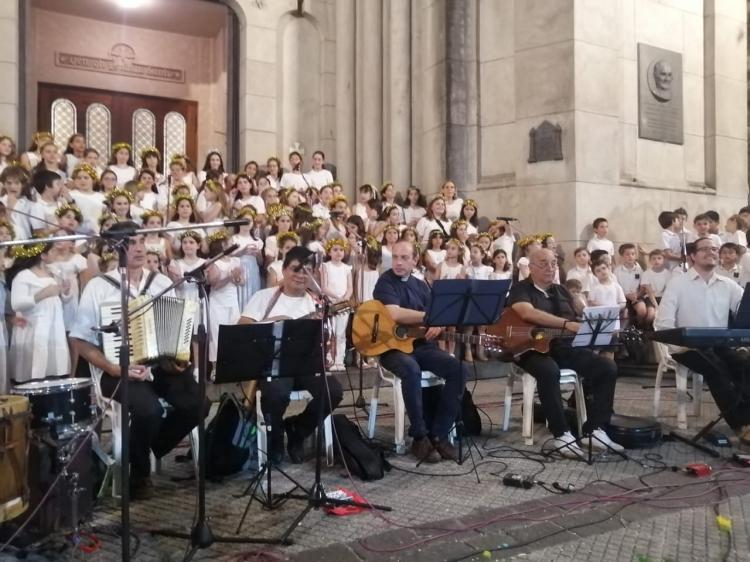 Brillante noche de villancicos en la parroquia porteña de Nuestra Señora de Guadalupe