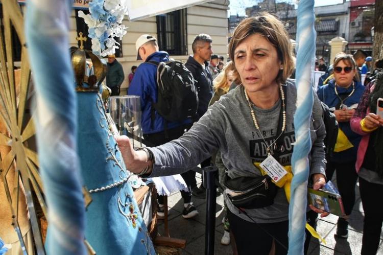 Buenos Aires: Misión Pre Luján en la puerta de la catedral