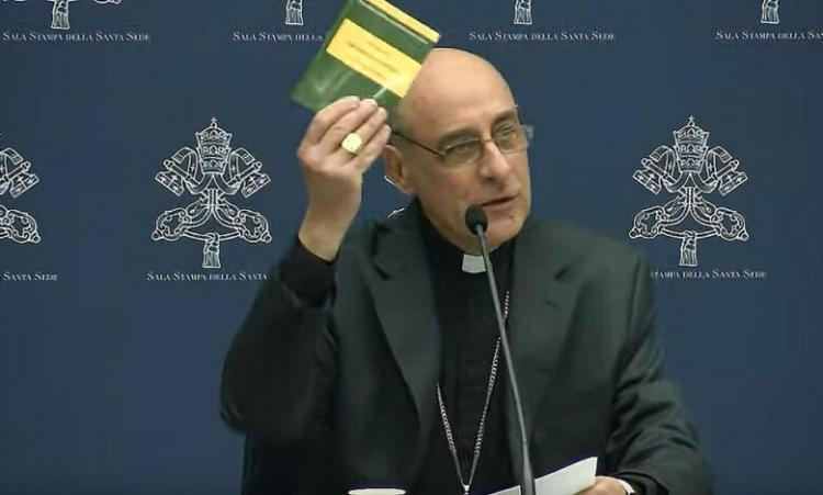 Card. Fernández: la dignidad humana es 'un pilar fundamental de la enseñanza cristiana'