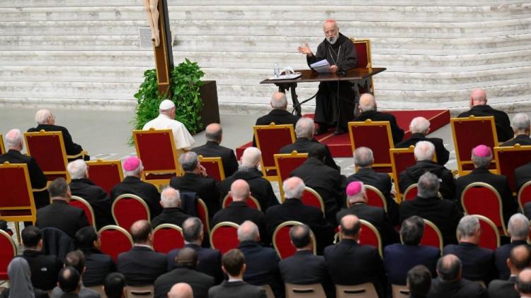 Cardenal Cantalamessa: '¡Dios te ama!'