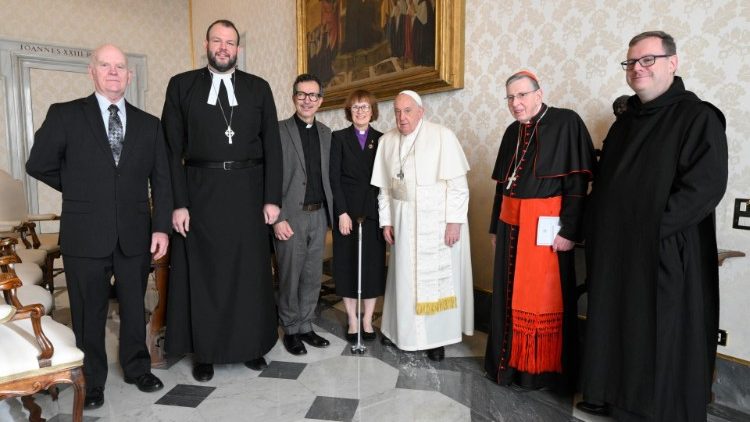 Católicos y metodistas profesan la misma fe, asegura Francisco