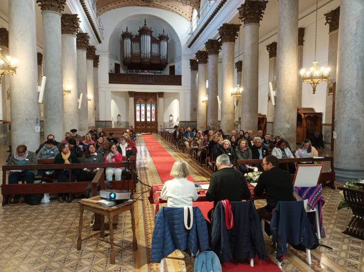 Celebran una jornada de estudios bíblicos en la catedral de Morón